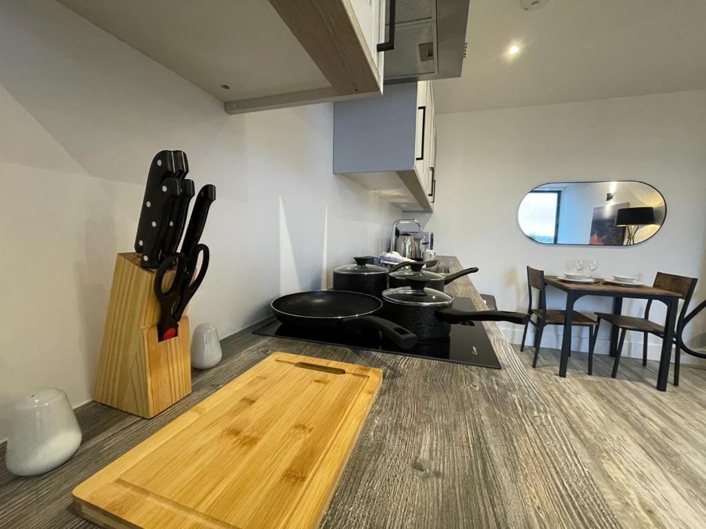 Kingsbridge Point - Cosy One Bed Apartments Near Town Centre, Swindon Exteriör bild
