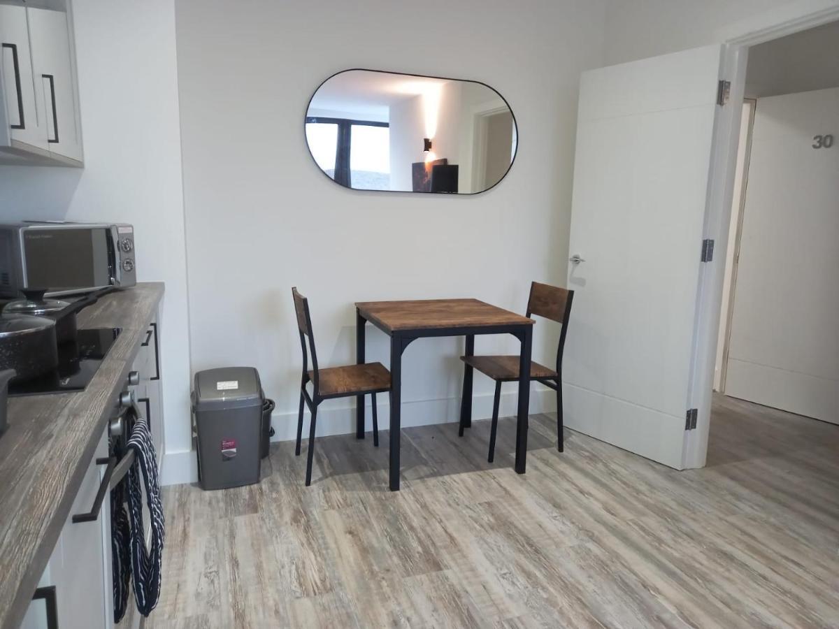 Kingsbridge Point - Cosy One Bed Apartments Near Town Centre, Swindon Exteriör bild