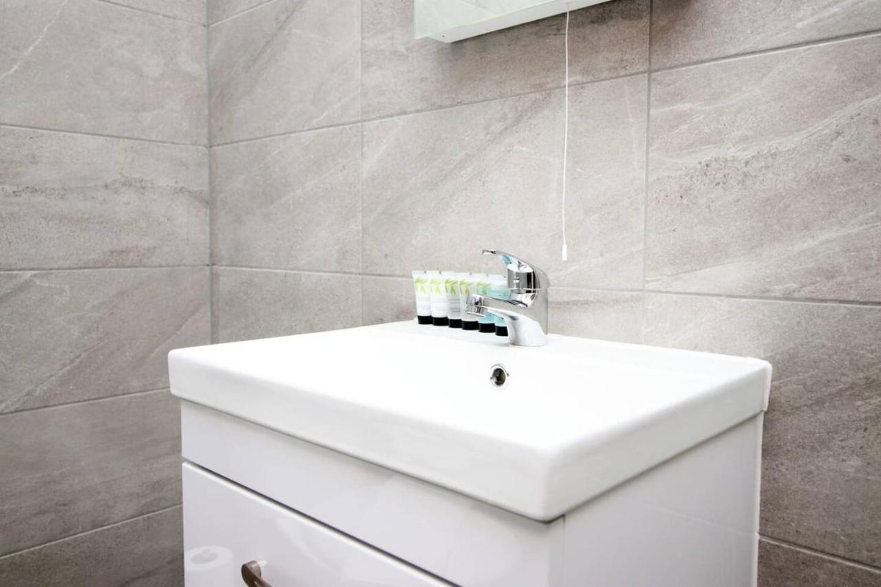 Kingsbridge Point - Cosy One Bed Apartments Near Town Centre, Swindon Exteriör bild