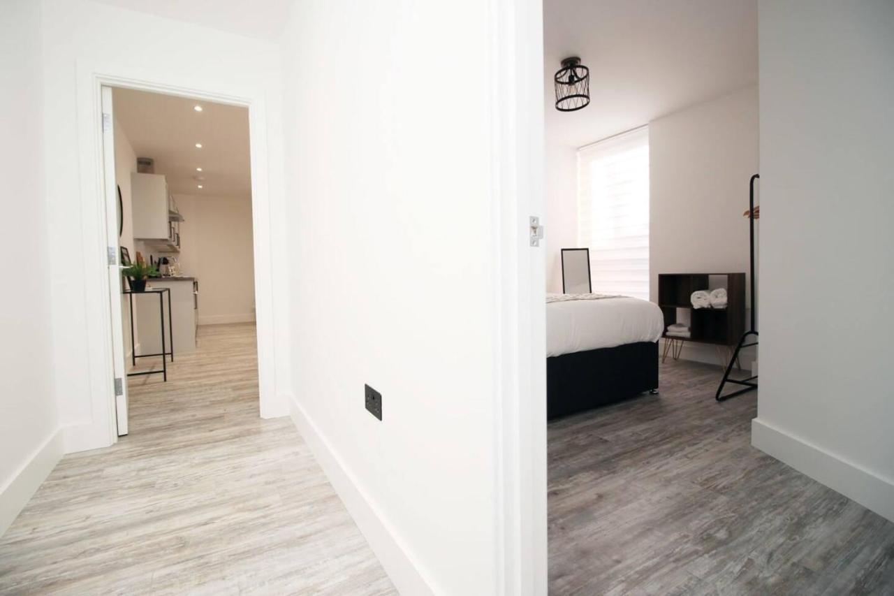 Kingsbridge Point - Cosy One Bed Apartments Near Town Centre, Swindon Exteriör bild
