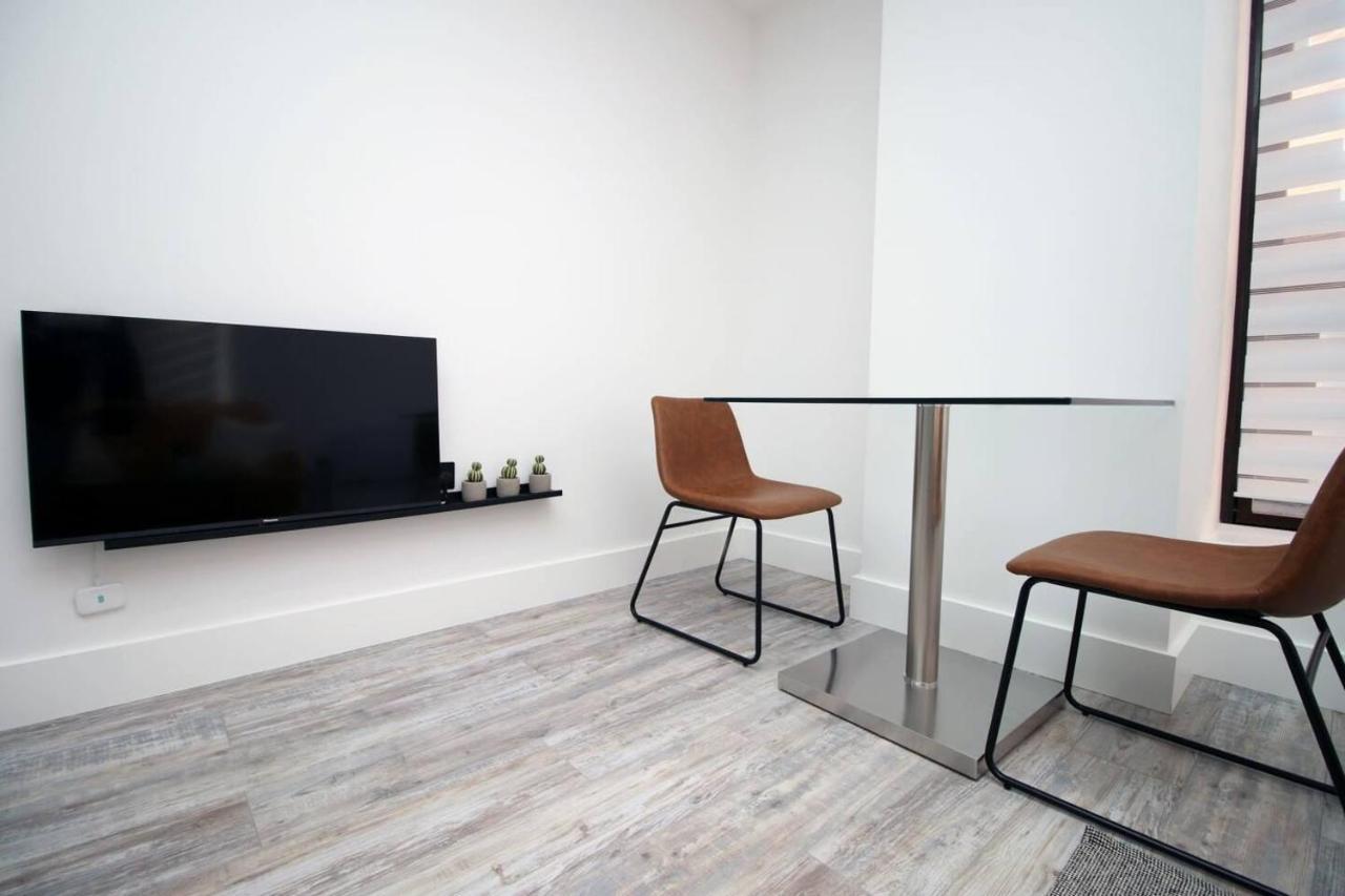 Kingsbridge Point - Cosy One Bed Apartments Near Town Centre, Swindon Exteriör bild